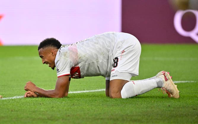 Jamie Leweling VfB Stuttgart (18) Enttaeuschung enttaeuscht nach vergebener Torchance Gestik Geste am Boden Champions League VfB Stuttgart vs Viking FK Stavanger 09.09.2026 DFL REGULATIONS PROHIBIT ANY USE OF PHOTOGRAPHS AS IMAGE SEQUENCES AND OR QUASI-VIDEO Champions League VfB Stuttgart vs Viking FK Stavanger