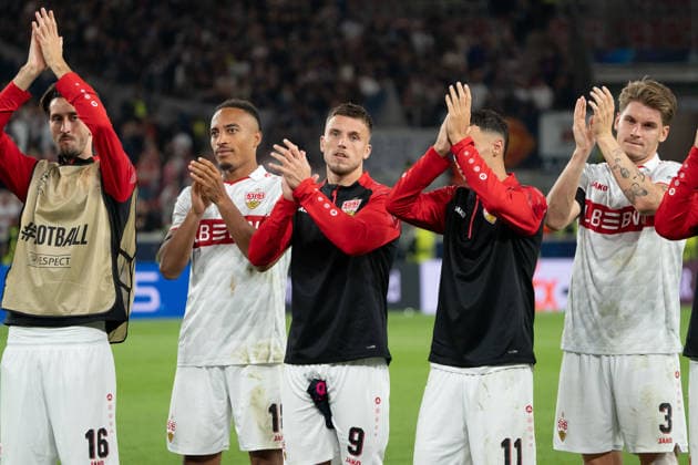 Atakan Karazor (VfB Stuttgart, 16), Jamie Leweling (VfB Stuttgart, 18), Ermedin Demirovic (VfB Stuttgart, 09), Bilal El Khannouss (VfB Stuttgart, 11), Ramon Hendriks (VfB Stuttgart, 03) vor der Kurve, GER, VfB Stuttgart vs. Viking FK Stavanger, Fussball, UEFA Champions League, Spieltag 1, Spielzeit 2026 2027, 09.09.2026, GER, VfB Stuttgart vs. Viking FK Stavanger, Fussball, UEFA Champions League, Spieltag 1, Spielzeit 2026 2027, 09.09.2026, Stuttgart Copyright: xEibner-Pressefoto EdwardxCheungx EP_ECG