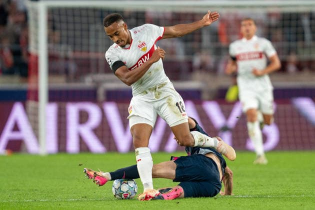 Zweikampf zwischen Jamie Leweling (VfB Stuttgart, 18) und Kristoffer Haugen (Viking FK, 28), VfB Stuttgart vs. Viking FK, Fussball, Champions League, 1. Spieltag, 09.09.2026, DFB regulations prohibit any use of photographs as image sequences and or quasi-video Stuttgart Baden-Wuerttemberg Deutschland