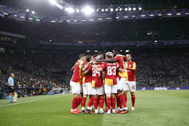 Sporting CP v Galatasaray - UEFA Champions League LISBON, PORTUGAL - SEPTEMBER 9: Lucas Torreira of Galatasaray celebrates after scoring a goal with teammates during the UEFA Champions League match between Sporting CP and Galatasaray at Jose Alvalade Stadium in Lisbon, Portugal on September 9, 2026. Burak Akbulut Anadolu Lisbon Portugal. Editorial use only. Please get in touch for any other usage.  Copyright: x2026xAnadoluxBurakxAkbulutx