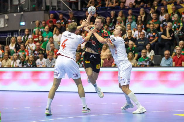 09.09.2026, xgox, Handball - EHF Champions League SC Magdeburg - Kolstad Handbold v.l. Etle Eck Aga (Kolstad, 4), Felix Claar (Magdeburg, 7), Emre Christoffer Berge (Kolstad, 3) Zweikampf, Duell, Kampf, tackle Magdeburg