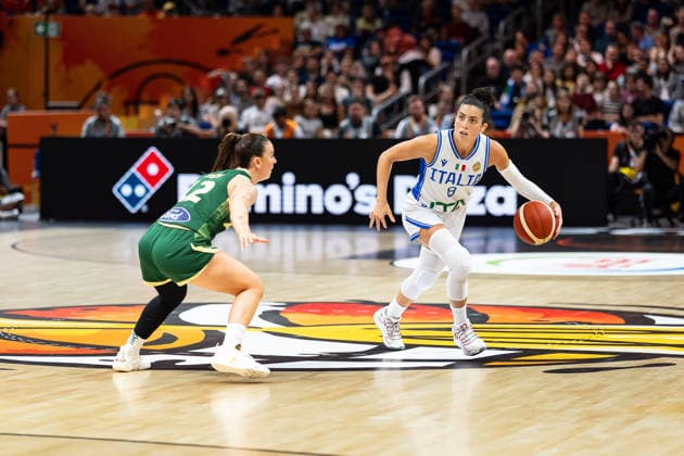 Costanza Verona (Italien, 08) im Dribbling gegen Stephanie Reid (Australien, 12), GER, Italien vs. Australien, Basketball, FIBA Women s World Cup 2026, Qualifikation fuers Viertelfinale, 09.09.2026 GER, Italien vs. Australien, Basketball, FIBA Women s World Cup 2026, Qualifikation fuers Viertelfinale, 09.09.2026 Berlin Copyright: xEibner-Pressefoto MaxxVincenx EP_MVN