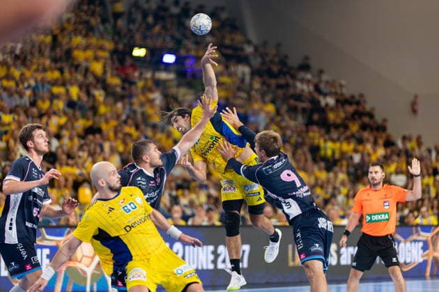 Kielce 09.09.2026. Handball EHF Champions League season 2026 2027 round 1 match between Industria Kielce and HC Kriens-Luzern in Kielce, Poland --- Pilka reczna EHF Liga Mistrzow sezon 2026 2027 kolejka 1 mecz : Industria Kielce - HC Kriens-Luzern Persons Shown : Julien Bos Valentin Wolfisberg Photo by Igor Jakubowski Arena Akcji NEWSPIX.PL --- newspix.pl 