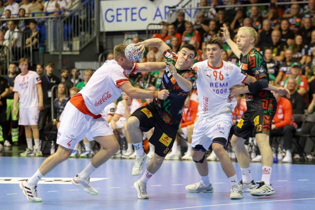 09.09.2026, xtgx, Handball Champions LegaueL, SC Magdeburg - Kolstad Handbold emspor, v.l. Tim Thielecke (Magdeburg, 8) wirft Tor, Torschuetze, erzielt Tor, Treffer, scores the goal Magdeburg
