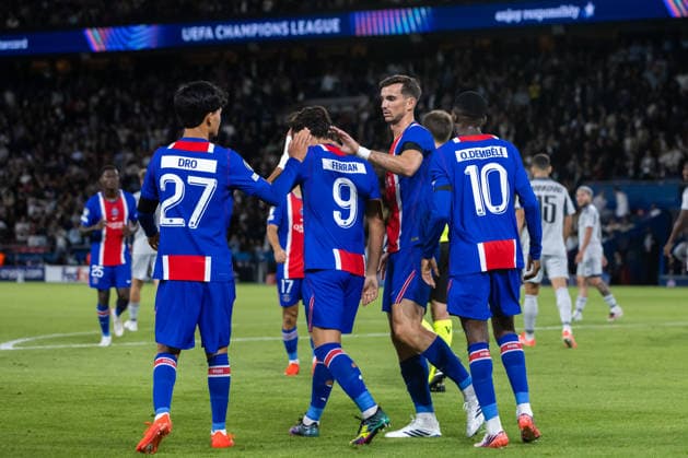 Team PSG seen celebrating a goal during UEFA Champions league League phase game between teams PSG and SK Slovan Bratislava (Dominika Kortvelyesiova Ball Raw Images) Paris Parc des Princes France Copyright: xDominikaxKortvelyesiovax DKR_9212