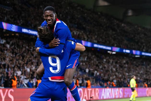 Ousmane Dembele of PSG and Ferran Torres of PSG during UEFA Champions league League phase game between teams PSG and SK Slovan Bratislava (Dominika Kortvelyesiova Ball Raw Images) Paris Parc des Princes France Copyright: xDominikaxKortvelyesiovax DKR_9243