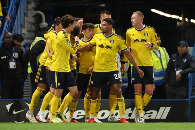 Chelsea v Leeds United, Carabao Cup Tarik Muharemovic of Leeds United celebrates with his teammates after scoring the first goal during the Chelsea v Leeds United Carabao Cup 3rd Round match at Stamford Bridge, London, England on 9 September 2026 Credit: Tiego Grenho Every Second Media Editorial use only. All images are copyright Every Second Media Limited. No images may be reproduced without prior permission. All rights reserved. Premier League and Football League images are subject to licensing agreements with Football DataCo Limited. see https: www.football-dataco.com Copyright: xIMAGO EveryxSecondxMediax ESM-2145-0004 TiegoxGrenhox xEveryxSecondxMediax