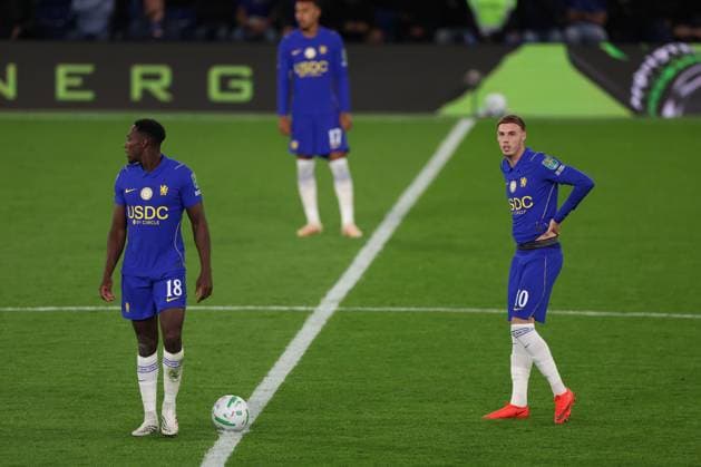Cole Palmer of Chelsea shows a look of dejection after Brenden Aaronson of Leeds United scores a goal to make the score 0-2 Chelsea v Leeds United, EFL Carabao Cup, Third Round, Football, Stamford Bridge, London, UK - 09 Sep 2026London Stamford Bridge United Kingdom EDITORIAL USE ONLY No use with unauthorised audio, video, data, fixture lists, club league logos or live services. Online in-match use limited to 120 images, no video emulation. No use in betting, games or single club league player publications. Copyright: xKieranxMcManus Shutterstockx 17140215al