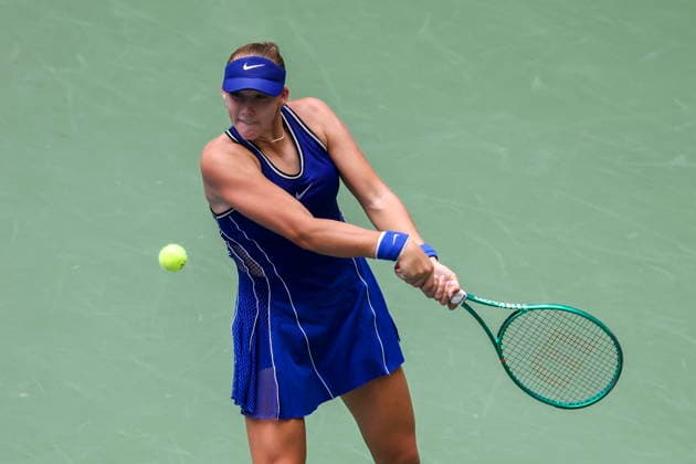 US Open tennis tournament - Day 11 Mirra Andreeva of Russia in action against Coco Gauff of the US during the Women s Singles Quarterfinals match of the US Open Tennis Championships in Flushing Meadows, New York, USA, 09 September 2026. FLUSHING MEADOWS NEW YORK United States  Copyright: xSARAHxYENESELx