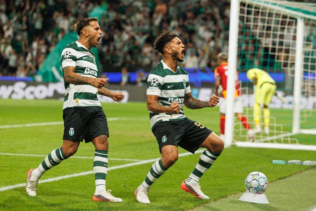 Luis Suarez Celebrating after Goal seen during UEFA champions League game between teams of Sporting CP and Galatasaray SK in Estadio Jose Alvalade (Luis Loureiro Ball Raw Images PT) Lisboa Estadio Jose Alvalade Portugal Copyright: xLuisxLoureirox luisloureirosportingGala-5193