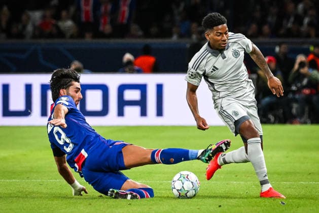 September 9, 2026, Paris, France, France: Ferran TORRES of PSG and Cesar BLACKMAN of Slovan Bratislava during the UEFA Champions League, League Phase MD1 match between Paris Saint-Germain and SK Slovan Bratislava at Parc des Princes Stadium on September 09, 2026 in Paris, France. Paris France - ZUMAm308 20260909_zsp_m308_019 Copyright: xMatthieuxMirvillex