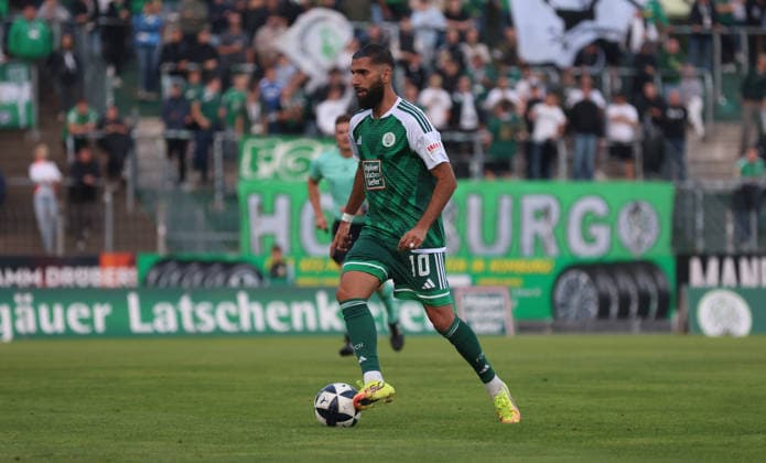 09.09.2026, Fussball, Herren, Regionalliga Südwest, Saison 2026 2027, FC 08 Homburg - 1. FC Kaiserslautern II, Hilal El-Helwe (FC 08 Homburg) am Ball Homburg Waldstadion Saarland Deutschland Copyright: xFabianxKleerx