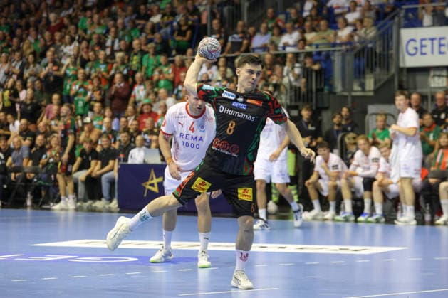 09.09.2026, xtgx, Handball Champions LegaueL, SC Magdeburg - Kolstad Handbold emspor, v.l. Tim Thielecke (Magdeburg, 8) wirft Tor, Torschuetze, erzielt Tor, Treffer, scores the goal Siebenmeter Magdeburg