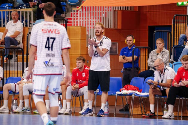 2. Handball-Bundesliga - 2. Spieltag: 1. VfL Potsdam - TV 05 07 Hüttenberg Stefan Kneer (TV 05 07 Hüttenberg, Coach) am 09.09.2026 in der MBS Arena, Potsdam (Brandenburg) Potsdam MBS Arena Brandenburg Deutschland