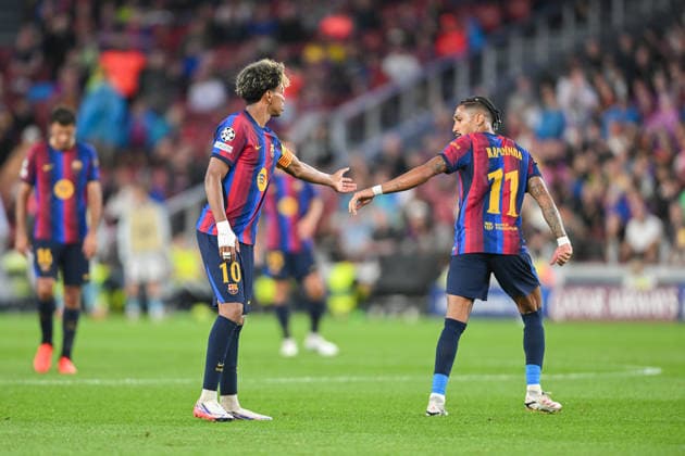 FC Barcelona, Barca v FEYENOORD SPOTIFY CAMP NOU. BARCELONA. September 9, 2026 FC BARCELONA vs FEYENOORD September 9, 2026 Raphina (11) of FC Barcelona gives Lamine Yamal (10) of FC Barcelona the captain s armband during the soccer match corresponding to the group stage match of the UEFA Champions League between FC Barcelona and Feyenoord at Spotify Camp Nou in Barcelona, Spain. Barcelona ESP Copyright: xS.xRosx