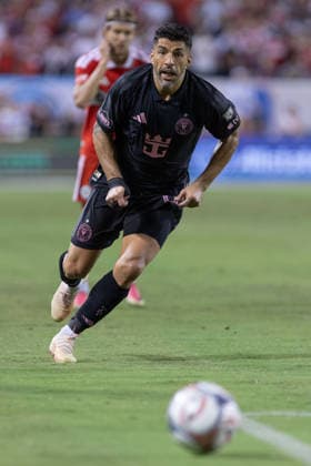 CHICAGO, USA - September 9: Luis Suarez (9 Inter Miami CF) in action during the Major League Soccer game between Chicago Fire FC and Inter Miami CF at Soldier Field on Wednesday September 9 in Chicago, USA Copyright: xShainaxBenhiyoun SPPx Sportspressphoto_SPR227550