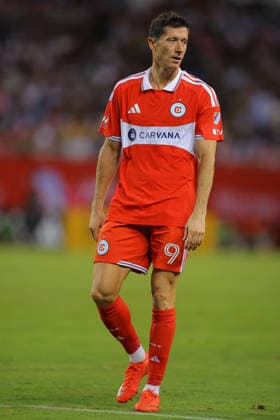 CHICAGO, IL - SEPTEMBER 09: Robert Lewandowski 9 of the Chicago Fire FC look on during the second half of a match against Inter Miami CF on September 9, 2026 at Soldier Field in Chicago, Illinois. (Photo by Melissa Tamez Icon Sportswire) SOCCER: SEP 09 MLS, Fussball Herren, USA Chicago Fire FC vs Inter Miami CF EDITORIAL USE ONLY Icon260909120