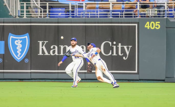 SEP 9, 2026: Kansas City Royals outfielder John Rave (16) catches a fly ball in the 5th inning against the Diamondbacks at Kauffman Stadium Kansas City, MO. CSM Kansas City United States - ZUMAc04_ 20260909_zma_c04_166 Copyright: xRomanxPunox