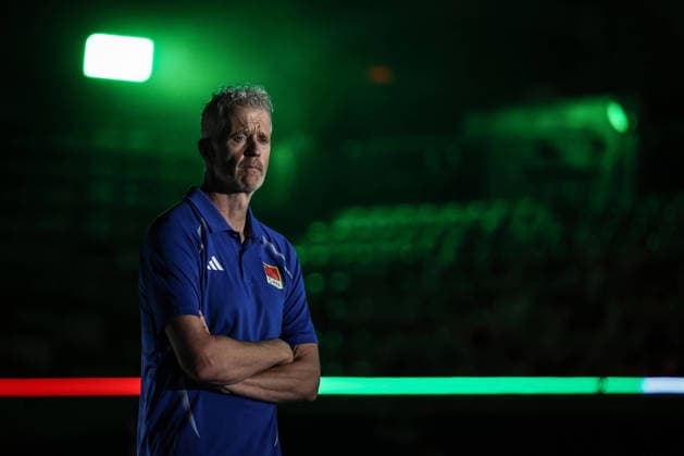 260909 -- KITAKYUSHU, Sept. 9, 2026 -- Vital Heynen, head coach of China, is seen before the pool B match between Iran and China at AVC Men s Volleyball Continental Championship in Kitakyushu, Japan, Sept. 9, 2026. SPJAPAN-KITAKYUSHU-VOLLEYBALL-AVC MEN S CONTINENTAL CHAMPIONSHIP-IRAN VS CHINA JiaxHaocheng  (SP)JAPAN-KITAKYUSHU-VOLLEYBALL-AVC MEN S CONTINENTAL CHAMPIONSHIP-IRAN VS CHINA IMAGO JiaxHaocheng  imago images 0866404946