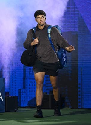 FLUSHING NY- SEPTEMBER 08: Carlos Alcaraz Vs Ben Shelton at the quarter finals in Arthur Ashe Stadium during The US Open at the USTA Billie Jean King National Tennis Center on September 8, 2026 in Flushing Queens. Copyright: xmpi04x xMediaPunchx