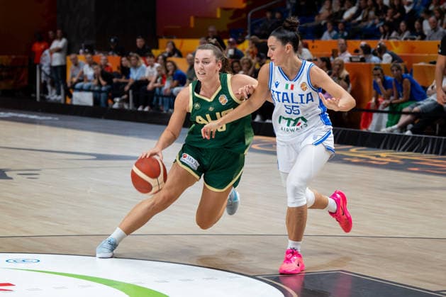 Italy V Australia: Qualification To Quarter-Finals - FIBA Women s Basketball World Cup Germany 2026 Isobel Borlase and Vittoria Blasigh play during the FIBA Women s Basketball World Cup 2026 qualification match between Italy and Australia in Berlin, Germany, on September 9, 2026. Berlin Germany  Copyright: xMarcinxGolbax originalFilename:golba-italyvau260909_npmrX.jpg