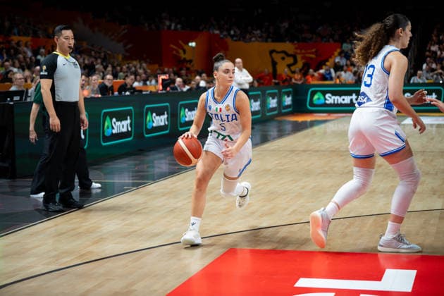 Italy V Australia: Qualification To Quarter-Finals - FIBA Women s Basketball World Cup Germany 2026 Matilde Villa plays during the FIBA Women s Basketball World Cup 2026 quarterfinals match between Italy and Australia in Berlin, Germany, on September 9, 2026. Berlin Germany  Copyright: xMarcinxGolbax originalFilename:golba-italyvau260909_npxfd.jpg