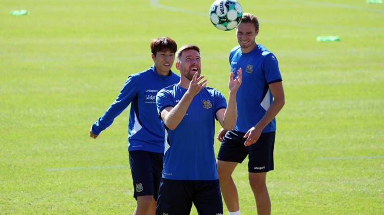 10.09.2026, xrekx, Fussball 3.Liga, 1.FC Saarbruecken - Training v.l. Christian Kühlwetter Kuehlwetter(1.FC Saarbruecken) lacht, laechelt, positiv, zufrieden, laughs, smiles, positive, satisfied Saarbruecken