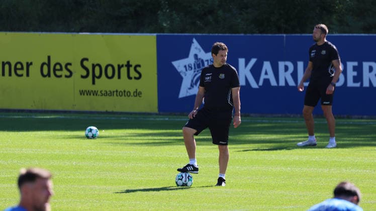 10.09.2026, xrekx, Fussball 3.Liga, 1.FC Saarbruecken - Training v.l. Argirios Giannikis Trainer (1.FC Saarbruecken) Saarbruecken