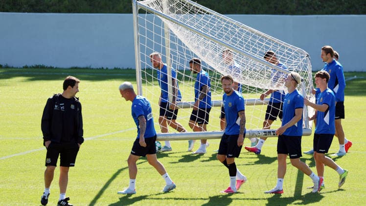 10.09.2026, xrekx, Fussball 3.Liga, 1.FC Saarbruecken - Training v.l. Argirios Giannikis Trainer (1.FC Saarbruecken) Florian Pick (1.FC Saarbruecken) Niko Bretschneider (1.FC Saarbruecken) Saarbruecken