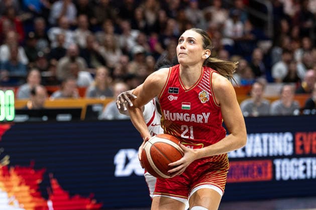 Reka Lelik (Ungarn, 21) am Ball, GER, USA vs. Ungarn, Basketball, FIBA Women s World Cup 2026, Viertelfinale, 10.09.2026 GER, USA vs. Ungarn, Basketball, FIBA Women s World Cup 2026, Viertelfinale, 10.09.2026 Berlin Copyright: xEibner-Pressefoto MaxxVincenx EP_MVN