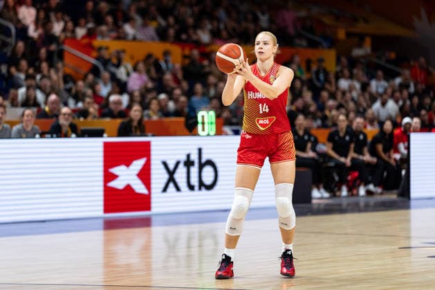 Dorka Juhasz (Ungarn, 14) beim Wurf, GER, USA vs. Ungarn, Basketball, FIBA Women s World Cup 2026, Viertelfinale, 10.09.2026 GER, USA vs. Ungarn, Basketball, FIBA Women s World Cup 2026, Viertelfinale, 10.09.2026 Berlin Copyright: xEibner-Pressefoto MaxxVincenx EP_MVN