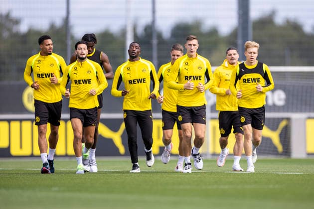 10.09.2026, Fussball, Training von Borussia Dortmund. v. l. Felix Nmecha (Borussia Dortmund), Ramy Bensebaini (Borussia Dortmund), Joane Gadou (Borussia Dortmund), Serhou Guirassy (Borussia Dortmund), Joey Veerman (Borussia Dortmund), Nico Schlotterbeck (Borussia Dortmund), Marcel Sabitzer (Borussia Dortmund), Daniel Svensson (Borussia Dortmund). Dortmund Trainingsgelände des BVB NRW Deutschland xRHR-FOTO DEx *** September 10, 2026, Soccer, Borussia Dortmund Training: Felix Nmecha (Borussia Dortmund), Ramy Bensebaini (Borussia Dortmund), Joane Gadou (Borussia Dortmund), Serhou Guirassy (Borussia Dortmund), Joey Veerman (Borussia Dortmund), Nico Schlotterbeck (Borussia Dortmund), Marcel Sabitzer (Borussia Dortmund), Daniel Svensson (Borussia Dortmund), BVB training facility in Dortmund, North Rhine-Westphalia, Germany, xRHR PHOTO DEx Copyright: DennisxEwert RHR-FOTOx RHR-FOTO DE