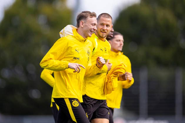 10.09.2026, Fussball, Training von Borussia Dortmund. v. l. Maximilian Beier (Borussia Dortmund), Waldemar Anton (Borussia Dortmund). Dortmund Trainingsgelände des BVB NRW Deutschland xRHR-FOTO DEx *** September 10, 2026, Soccer, Borussia Dortmund practice; from left: Maximilian Beier (Borussia Dortmund), Waldemar Anton (Borussia Dortmund); BVB training facility, Dortmund, North Rhine-Westphalia, Germany; xRHR PHOTO DEx Copyright: DennisxEwert RHR-FOTOx RHR-FOTO DE