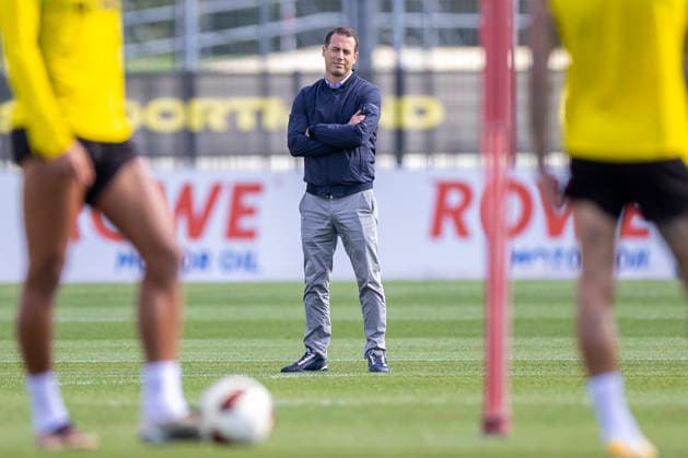 10.09.2026, Fussball, Training von Borussia Dortmund. Geschäftsführer Lars Ricken (Borussia Dortmund). Dortmund Trainingsgelände des BVB NRW Deutschland xRHR-FOTO DEx *** September 10, 2026, Soccer, Borussia Dortmund training session; Lars Ricken, Borussia Dortmund s sporting director; Borussia Dortmund; BVB training facility; North Rhine-Westphalia, Germany; xRHR PHOTO DEx Copyright: DennisxEwert RHR-FOTOx RHR-FOTO DE