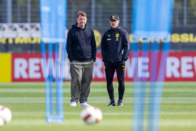 10.09.2026, Fussball, Training von Borussia Dortmund. v. l. Teampsychologe Dr. Philipp Laux (Borussia Dortmund), Trainer Niko Kovac (Borussia Dortmund). Dortmund Trainingsgelände des BVB NRW Deutschland xRHR-FOTO DEx *** September 10, 2026, Soccer, Borussia Dortmund practice; from left: Team psychologist Dr. Philipp Laux (Borussia Dortmund), coach Niko Kovac (Borussia Dortmund), BVB training facility, North Rhine-Westphalia, Germany; xRHR PHOTO DEx Copyright: DennisxEwert RHR-FOTOx RHR-FOTO DE