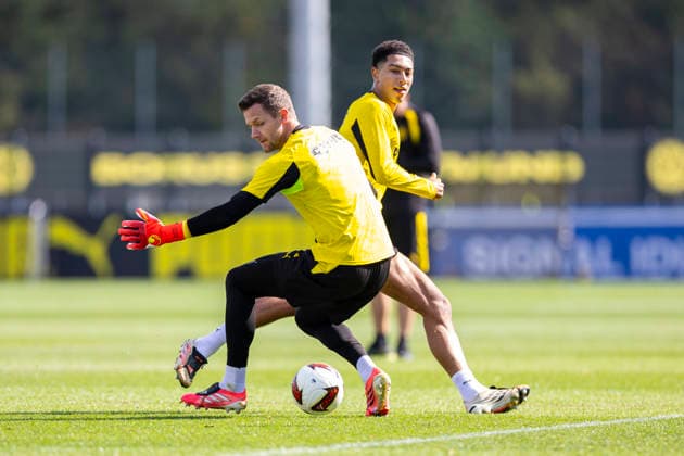 10.09.2026, Fussball, Training von Borussia Dortmund. v. l. Torwart Patrick Drewes (Borussia Dortmund), Jobe Bellingham (Borussia Dortmund). Dortmund Trainingsgelände des BVB NRW Deutschland xRHR-FOTO DEx *** September 10, 2026, Soccer, Borussia Dortmund practice: (from left) Goalkeeper Patrick Drewes (Borussia Dortmund), Jobe Bellingham (Borussia Dortmund), BVB training facility, North Rhine-Westphalia, Germany, xRHR PHOTO DEx Copyright: DennisxEwert RHR-FOTOx RHR-FOTO DE