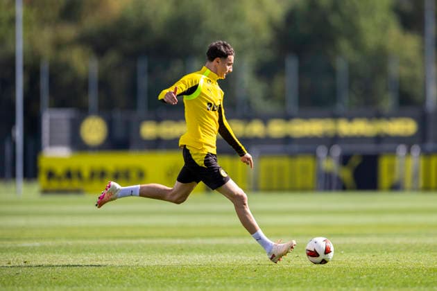 10.09.2026, Fussball, Training von Borussia Dortmund. Luca Reggiani (Borussia Dortmund). Dortmund Trainingsgelände des BVB NRW Deutschland xRHR-FOTO DEx *** September 10, 2026, Soccer, Borussia Dortmund practice Luca Reggiani Borussia Dortmund Dortmund BVB training facility NRW Germany xRHR PHOTO DEx Copyright: DennisxEwert RHR-FOTOx RHR-FOTO DE