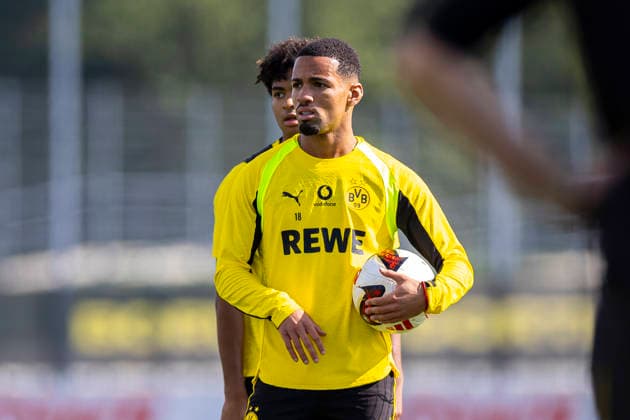 10.09.2026, Fussball, Training von Borussia Dortmund. Ethan Nwaneri (Borussia Dortmund). Dortmund Trainingsgelände des BVB NRW Deutschland xRHR-FOTO DEx *** September 10, 2026, Soccer, Borussia Dortmund practice Ethan Nwaneri Borussia Dortmund Dortmund BVB training facility NRW Germany xRHR PHOTO DEx Copyright: DennisxEwert RHR-FOTOx RHR-FOTO DE