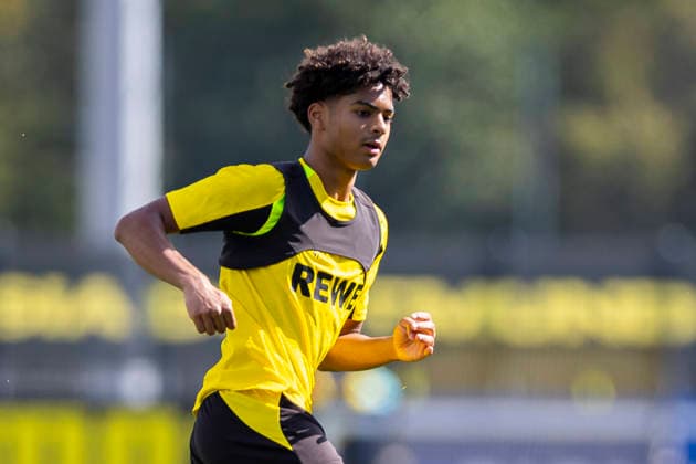 10.09.2026, Fussball, Training von Borussia Dortmund. Mathis Albert (Borussia Dortmund). Dortmund Trainingsgelände des BVB NRW Deutschland xRHR-FOTO DEx *** September 10, 2026, Soccer, Borussia Dortmund practice, Mathis Albert, Borussia Dortmund, BVB training facility, North Rhine-Westphalia, Germany, xRHR, PHOTO DEx Copyright: DennisxEwert RHR-FOTOx RHR-FOTO DE