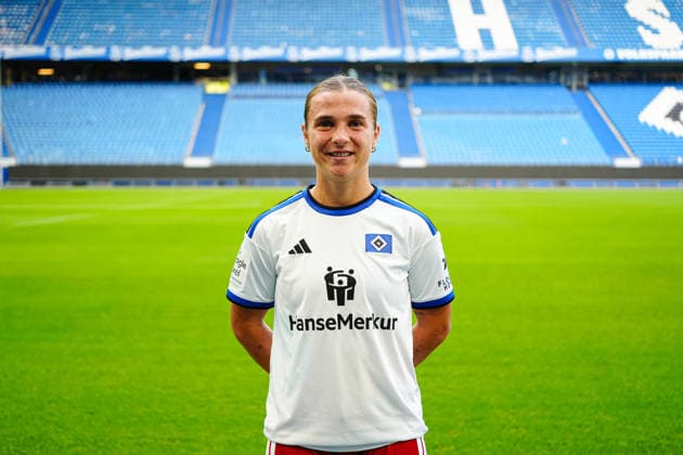 Leila Peneau (Hamburger SV, 15) GER, Hamburger SV, Fussball, Frauen, Porträttermin, 09.09.2026 GER, Hamburger SV, Fussball, Frauen, Porträttermin, 09.09.2026 Hamburg *** Leila Peneau, Hamburger SV, 15 GER, Hamburger SV, soccer, women, photo shoot, September 9, 2026 GER, Hamburger SV, soccer, women, photo shoot, September 9, 2026 Hamburg Copyright: xEibner-Pressefoto MarcelxvonxFehx EP_MFN
