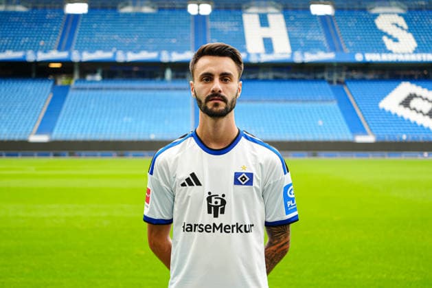 Fabio Vieira (Hamburger SV, 20) GER, Hamburger SV, Fussball, Porträttermin, 09.09.2026 GER, Hamburger SV, Fussball, Porträttermin, 09.09.2026 Hamburg *** Fabio Vieira, Hamburger SV, 20 GER, Hamburger SV, soccer, photo shoot, September 9, 2026 GER, Hamburger SV, soccer, photo shoot, September 9, 2026 Hamburg Copyright: xEibner-Pressefoto MarcelxvonxFehx EP_MFN