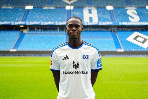 Kofi Amoako (Hamburger SV, 22) GER, Hamburger SV, Fussball, Porträttermin, 09.09.2026 GER, Hamburger SV, Fussball, Porträttermin, 09.09.2026 Hamburg *** Kofi Amoako, Hamburger SV, 22 (GER), Hamburger SV, soccer, photo shoot, September 9, 2026 (GER), Hamburger SV, soccer, photo shoot, September 9, 2026, Hamburg Copyright: xEibner-Pressefoto MarcelxvonxFehx EP_MFN