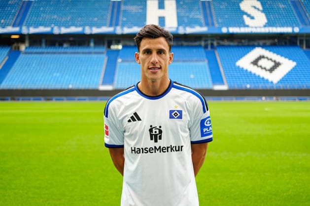 Nicolas Capaldo (Hamburger SV, 24) GER, Hamburger SV, Fussball, Porträttermin, 09.09.2026 GER, Hamburger SV, Fussball, Porträttermin, 09.09.2026 Hamburg *** Nicolas Capaldo, Hamburger SV, 24, Germany, Hamburger SV, soccer, photo shoot, September 9, 2026, Germany, Hamburger SV, soccer, photo shoot, September 9, 2026, Hamburg Copyright: xEibner-Pressefoto MarcelxvonxFehx EP_MFN