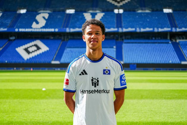 Alexander Rossing-Lelesiit (Hamburger SV, 38) GER, Hamburger SV, Fussball, Porträttermin, 09.09.2026 GER, Hamburger SV, Fussball, Porträttermin, 09.09.2026 Hamburg *** Alexander Rossing Lelesiit, Hamburger SV, 38, Germany, Hamburger SV, soccer, photo shoot, September 9, 2026, Germany, Hamburger SV, soccer, photo shoot, September 9, 2026, Hamburg Copyright: xEibner-Pressefoto MarcelxvonxFehx EP_MFN