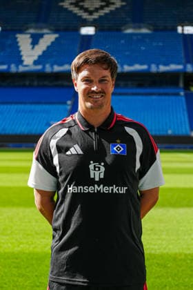 Merlin Polzin (Hamburger SV, Trainer) GER, Hamburger SV, Fussball, Porträttermin, 09.09.2026 GER, Hamburger SV, Fussball, Porträttermin, 09.09.2026 Hamburg *** Merlin Polzin, Hamburger SV, Coach, GER, Hamburger SV, Soccer, Photo Shoot, September 9, 2026, GER, Hamburger SV, Soccer, Photo Shoot, September 9, 2026, Hamburg Copyright: xEibner-Pressefoto MarcelxvonxFehx EP_MFN