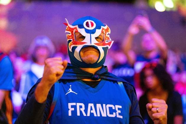 franzoesischer Fan jubelt Jubel im Trikot, Wrestling Maske, GER, China vs. Frankreich, Basketball, FIBA Women s World Cup 2026, Viertelfinale, 10.09.2026 GER, China vs. Frankreich, Basketball, FIBA Women s World Cup 2026, Viertelfinale, 10.09.2026 Berlin Copyright: xEibner-Pressefoto MaxxVincenx EP_MVN
