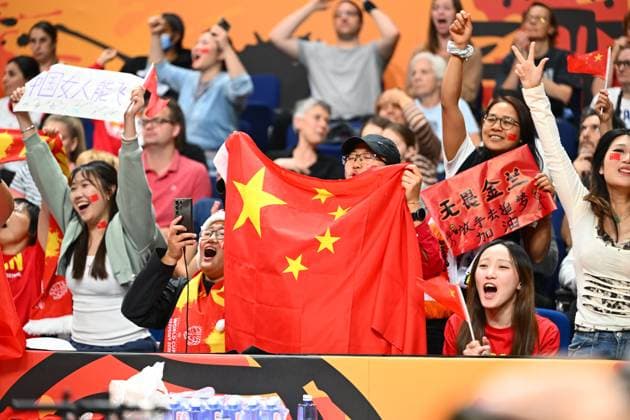 China v France - FIBA Women s Basketball World Cup 2026 Quarter-Final BERLIN, GERMANY - SEPTEMBER 10 : Supporters and fans of China during the FIBA Women s Basketball World Cup quarter final match between China and France in Berlin on September 10, 2026 in Berlin, Germany, 10 09 2026 Berlin Germany  Copyright: xVincentxKalutx