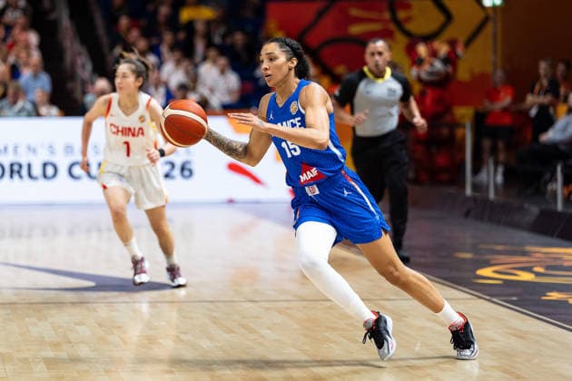 Gabby Williams (Frankreich, 15) im Dribbling, GER, China vs. Frankreich, Basketball, FIBA Women s World Cup 2026, Viertelfinale, 10.09.2026 GER, China vs. Frankreich, Basketball, FIBA Women s World Cup 2026, Viertelfinale, 10.09.2026 Berlin Copyright: xEibner-Pressefoto MaxxVincenx EP_MVN