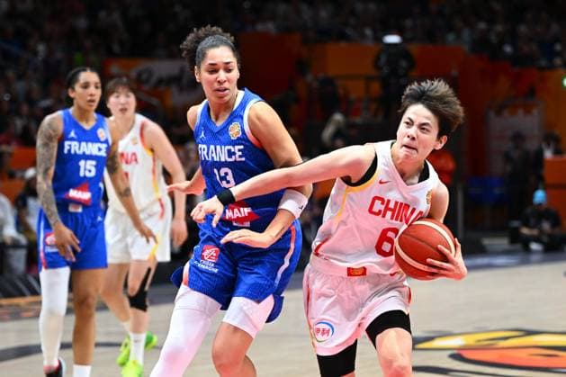 China v France - FIBA Women s Basketball World Cup 2026 Quarter-Final BERLIN, GERMANY - SEPTEMBER 10 : Salaun Janelle forward of France, Yang Shuyu guard of China during the FIBA Women s Basketball World Cup quarter final match between China and France in Berlin on September 10, 2026 in Berlin, Germany, 10 09 2026 Berlin Germany  Copyright: xVincentxKalutx