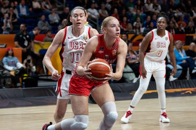 USA V Hungary: Quarter-Finals - FIBA Women s Basketball World Cup Germany 2026 Dorka Juhasz plays during the FIBA Women s Basketball World Cup 2026 quarter-finals match between the United States and Hungary in Berlin, Germany, on September 10, 2026. Berlin Germany  Copyright: xMarcinxGolbax originalFilename:golba-usavhung260910_nprgA.jpg